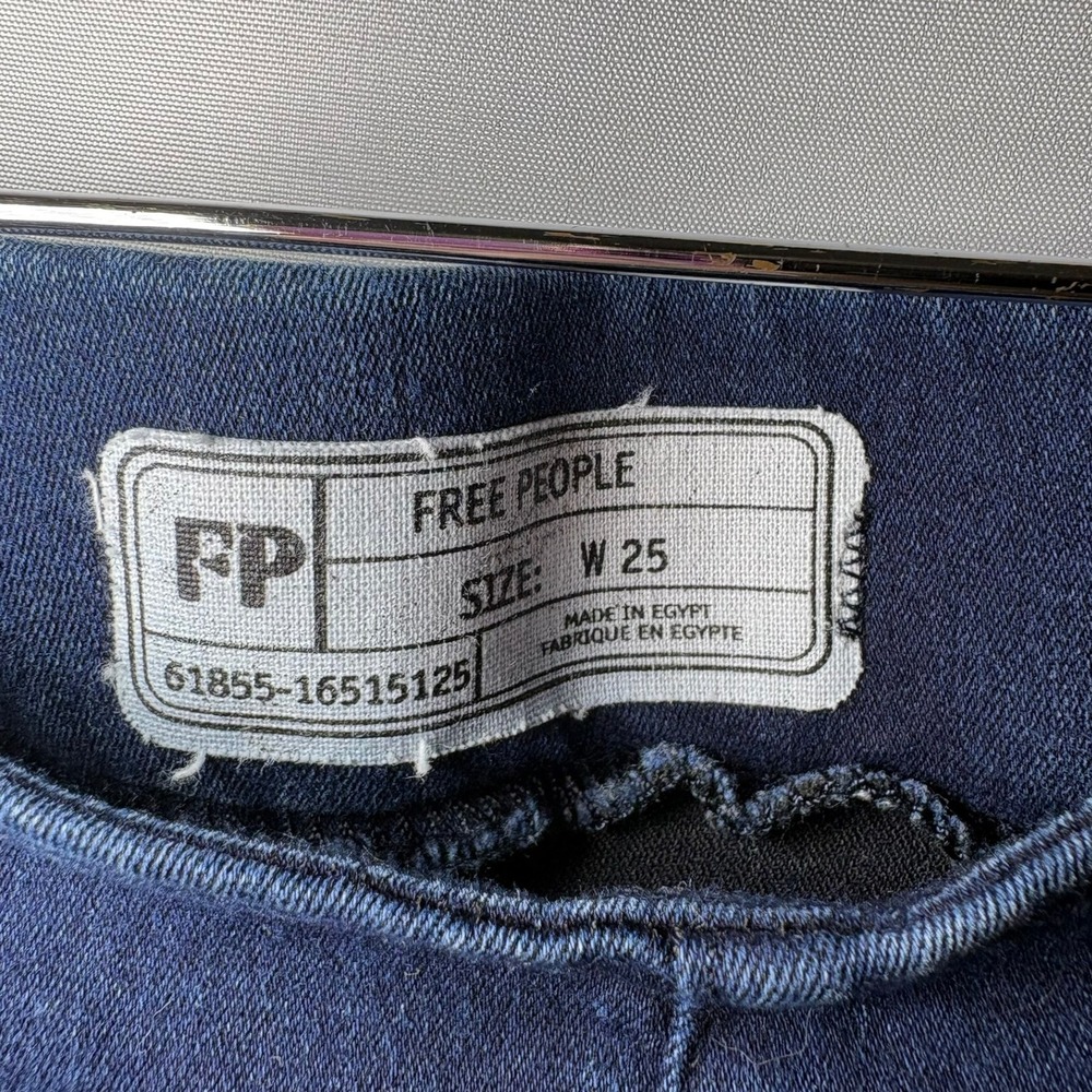 Free People High Rise Jegging Dark Wash Skinny Jeans Raw Hem Size 25 Blue Denim - Picture 4 of 6